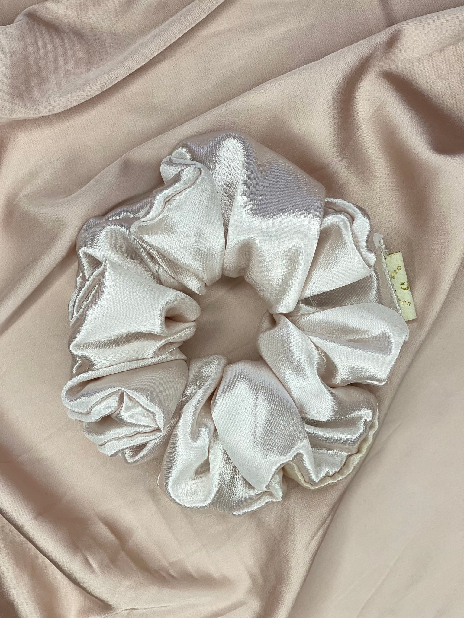 Cream rose XXL- silk scrunchie